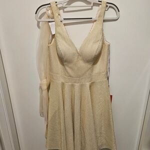 Chic Cream Sleeveless Mini Dress